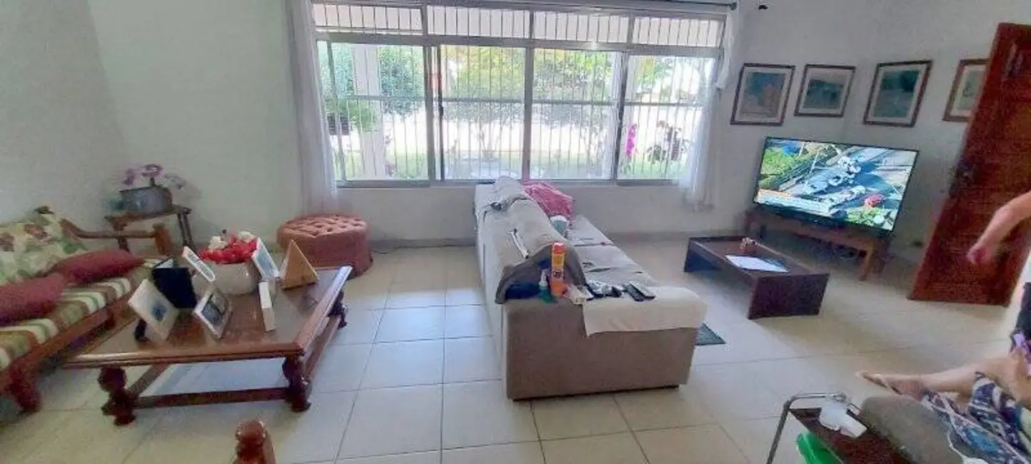 Casa com 3 quartos à venda, 800m2 em Centro, Peruibe - SP - imagem 9 Foto 9 de Casa com 3 quartos à venda, 800m2 em Centro, Peruibe - SP