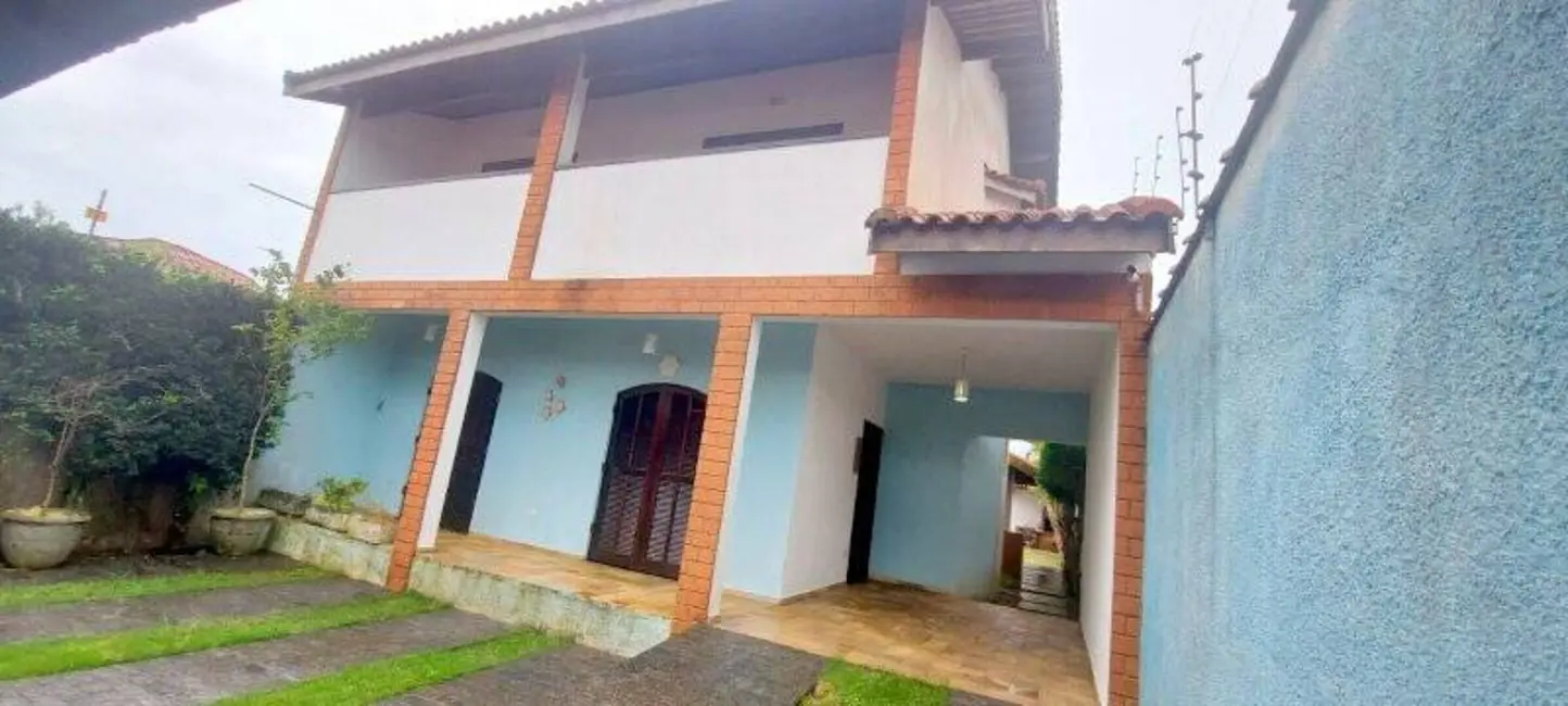 Casa com 4 quartos à venda, 350m2 em Peruibe - SP - imagem 3 Foto 3 de Casa com 4 quartos à venda, 350m2 em Peruibe - SP