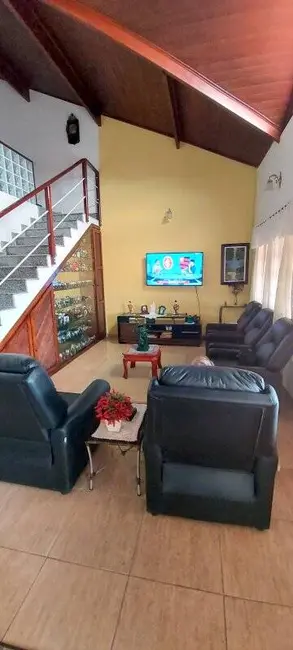 Casa com 3 quartos à venda, 288m2 em Peruibe - SP - imagem 3 Foto 3 de Casa com 3 quartos à venda, 288m2 em Peruibe - SP