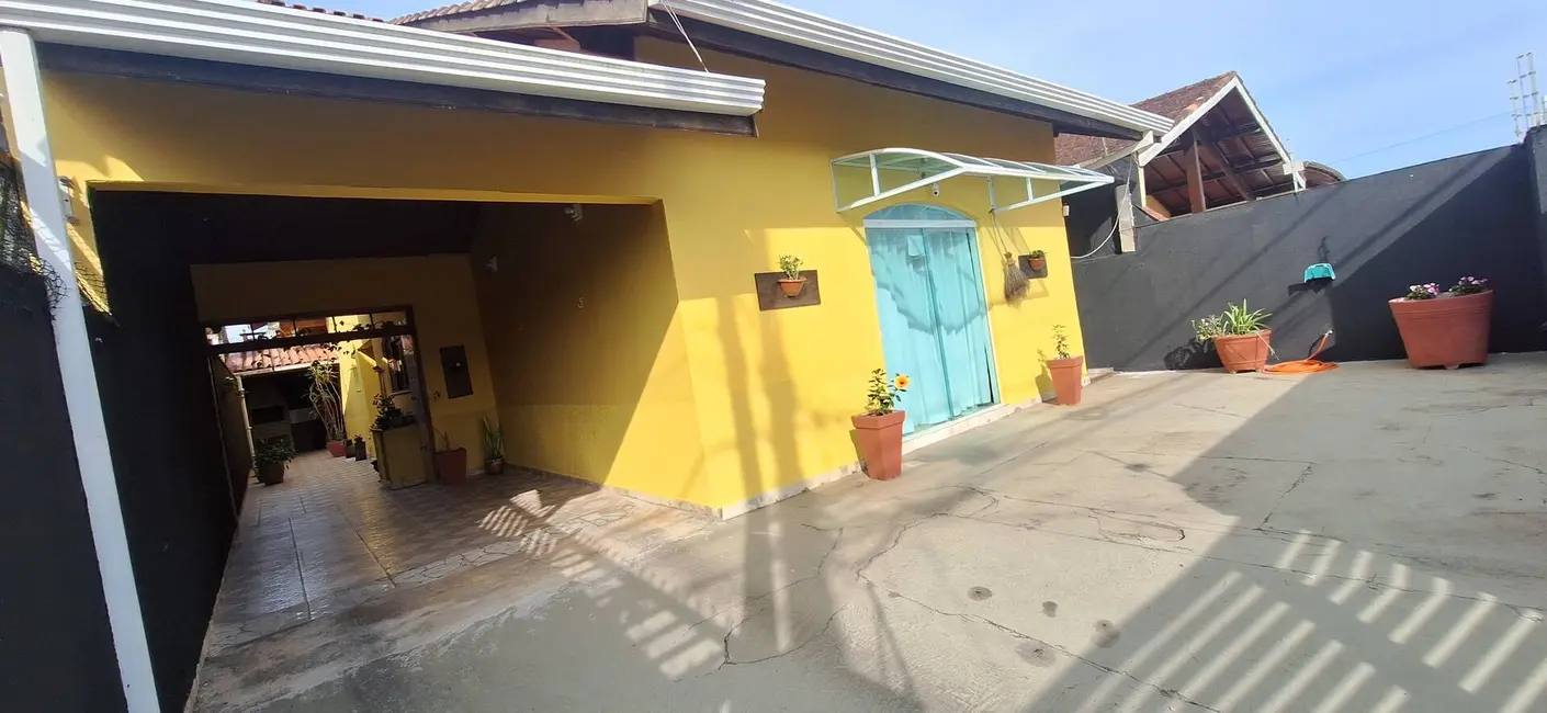 Foto 1 de Casa com 4 quartos à venda, 250m2 em Peruibe - SP