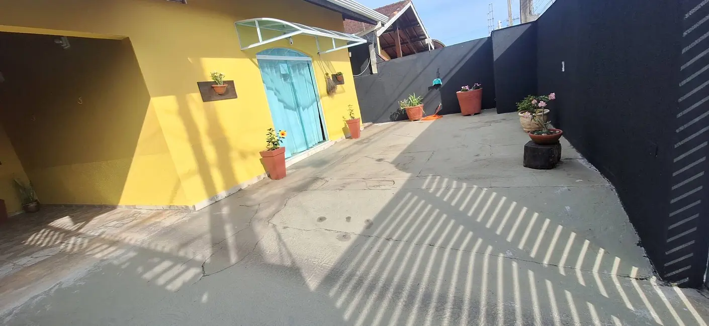Foto 2 de Casa com 4 quartos à venda, 250m2 em Peruibe - SP