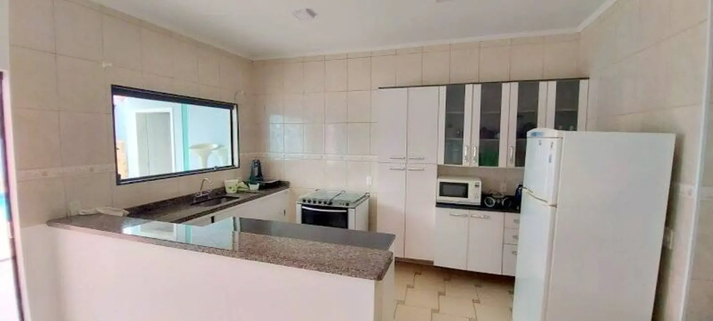 Casa com 5 quartos à venda, 300m2 em Peruibe - SP - imagem 9 Foto 9 de Casa com 5 quartos à venda, 300m2 em Peruibe - SP