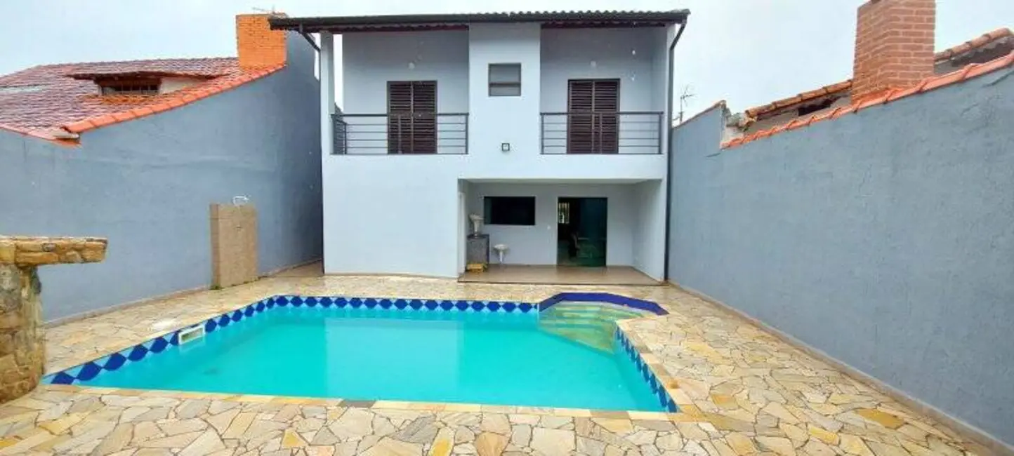 Casa com 5 quartos à venda, 300m2 em Peruibe - SP - imagem 1 Foto 1 de Casa com 5 quartos à venda, 300m2 em Peruibe - SP