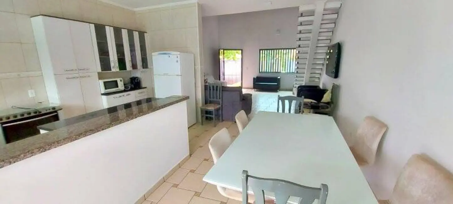 Casa com 5 quartos à venda, 300m2 em Peruibe - SP - imagem 7 Foto 7 de Casa com 5 quartos à venda, 300m2 em Peruibe - SP