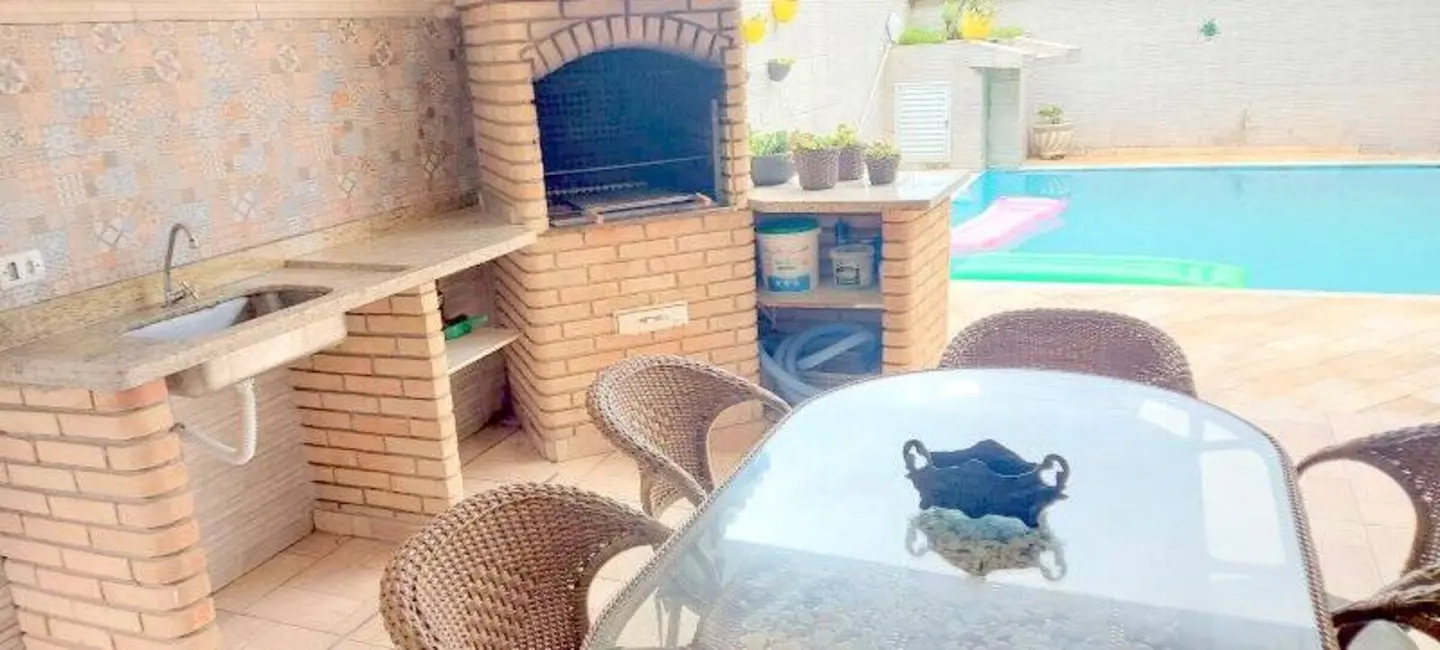 Casa com 4 quartos à venda, 260m2 em Peruibe - SP - imagem 6 Foto 6 de Casa com 4 quartos à venda, 260m2 em Peruibe - SP