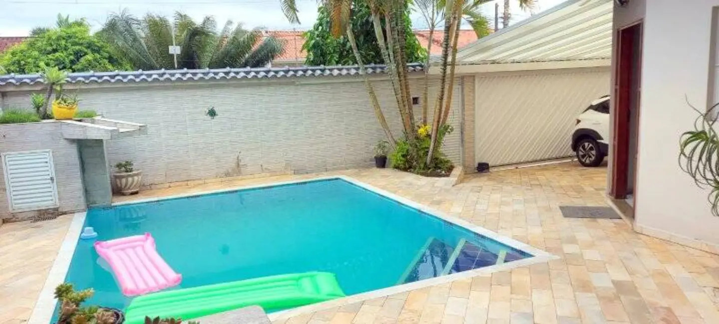 Casa com 4 quartos à venda, 260m2 em Peruibe - SP - imagem 3 Foto 3 de Casa com 4 quartos à venda, 260m2 em Peruibe - SP