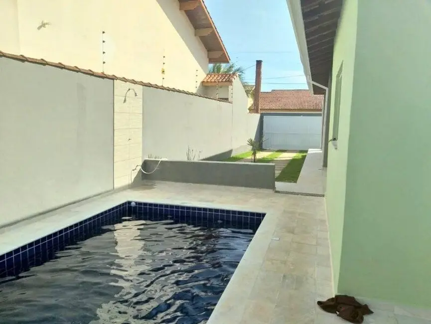 Foto 2 de Casa com 3 quartos à venda, 300m2 em Peruibe - SP
