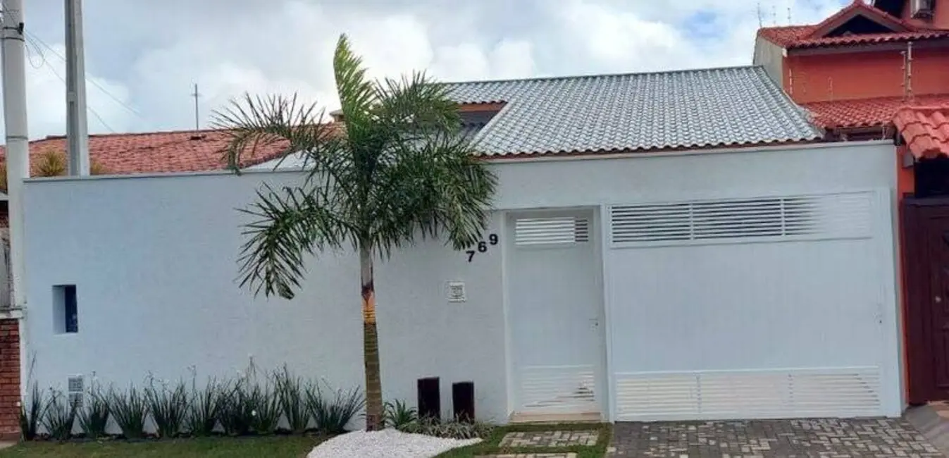 Foto 2 de Casa com 3 quartos à venda, 250m2 em Peruibe - SP
