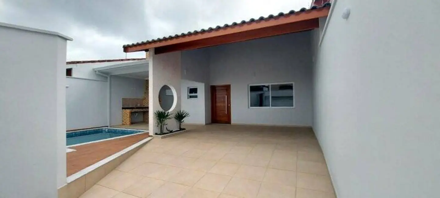 Casa com 3 quartos à venda, 250m2 em Peruibe - SP - imagem 5 Foto 5 de Casa com 3 quartos à venda, 250m2 em Peruibe - SP