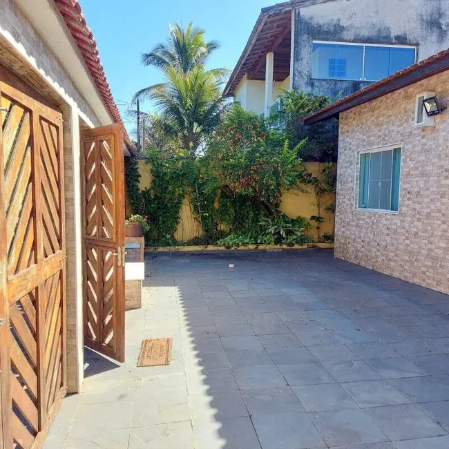 Casa com 3 quartos à venda, 360m2 em Peruibe - SP - imagem 3 Foto 3 de Casa com 3 quartos à venda, 360m2 em Peruibe - SP