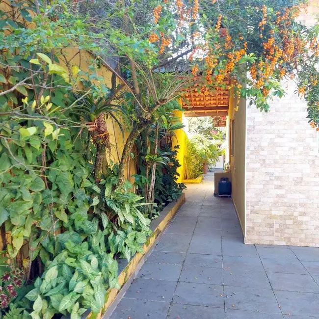 Casa com 3 quartos à venda, 360m2 em Peruibe - SP - imagem 4 Foto 4 de Casa com 3 quartos à venda, 360m2 em Peruibe - SP