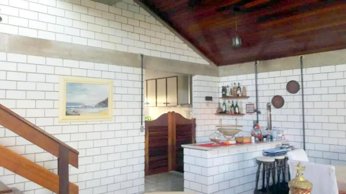 Casa com 5 quartos à venda, 600m2 em Peruibe - SP - imagem 4 Foto 4 de Casa com 5 quartos à venda, 600m2 em Peruibe - SP