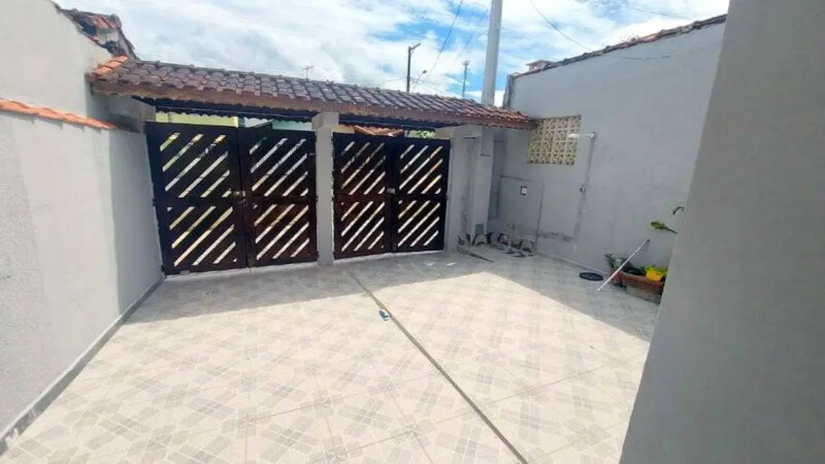Foto 2 de Casa com 2 quartos à venda, 180m2 em Peruibe - SP