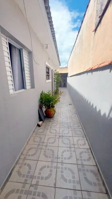 Casa com 2 quartos à venda, 180m2 em Peruibe - SP - imagem 4 Foto 4 de Casa com 2 quartos à venda, 180m2 em Peruibe - SP