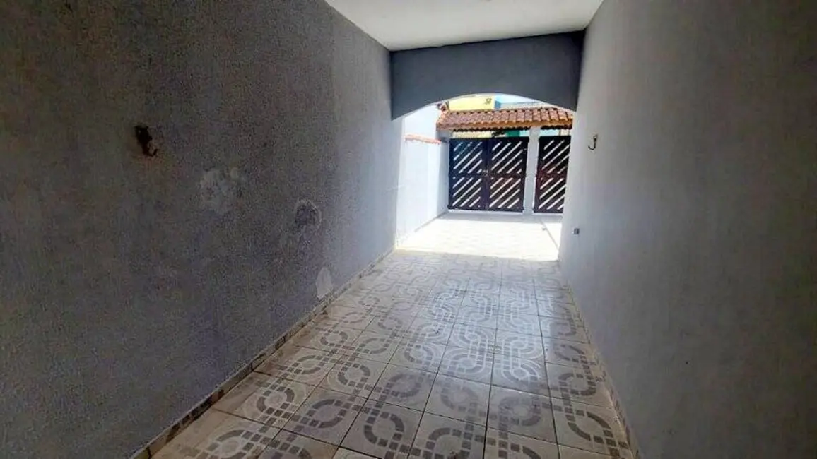 Casa com 2 quartos à venda, 180m2 em Peruibe - SP - imagem 3 Foto 3 de Casa com 2 quartos à venda, 180m2 em Peruibe - SP