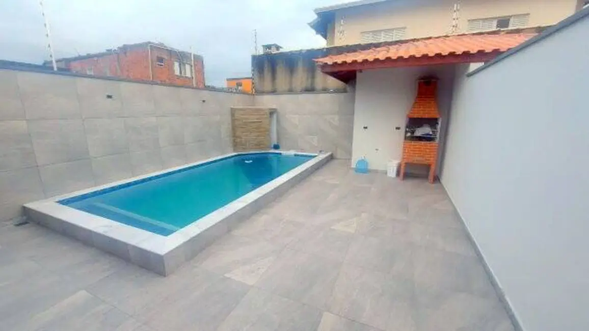 Foto 1 de Casa com 2 quartos à venda, 180m2 em Peruibe - SP