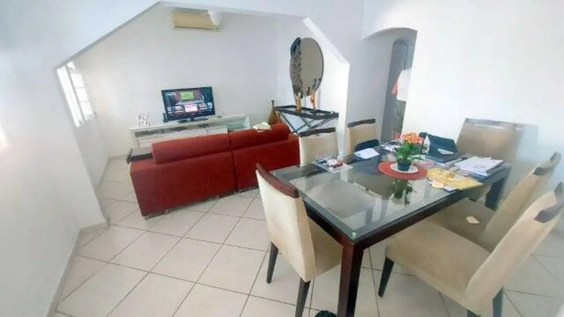 Casa com 3 quartos à venda, 250m2 em Peruibe - SP - imagem 3 Foto 3 de Casa com 3 quartos à venda, 250m2 em Peruibe - SP