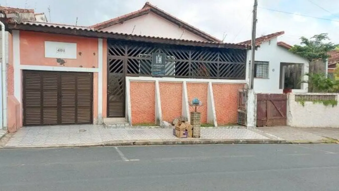 Foto 1 de Casa com 1 quarto à venda, 230m2 em Centro, Peruibe - SP