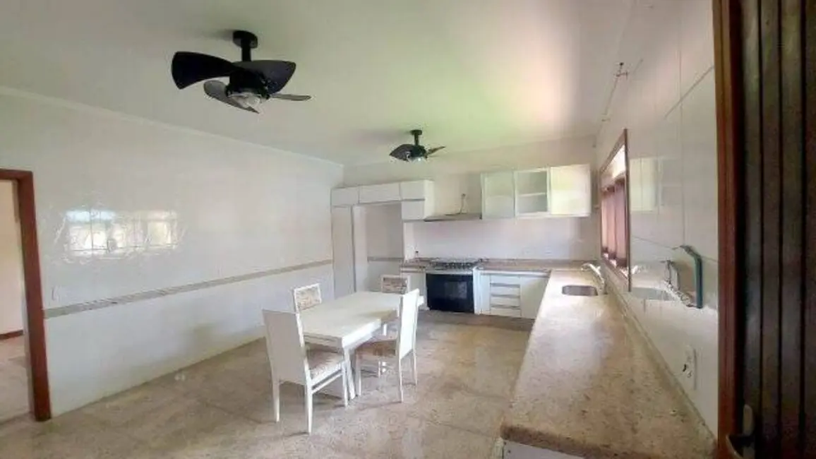 Casa com 6 quartos à venda, 1070m2 em Peruibe - SP - imagem 8 Foto 8 de Casa com 6 quartos à venda, 1070m2 em Peruibe - SP