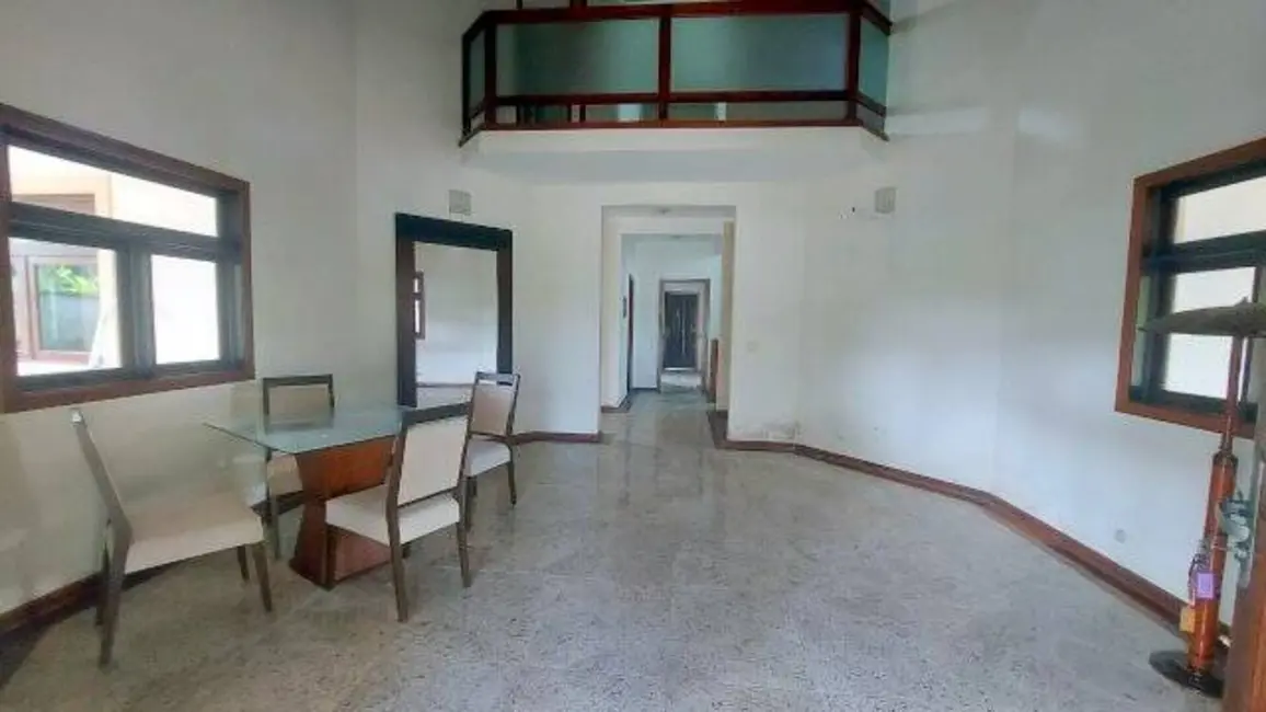 Casa com 6 quartos à venda, 1070m2 em Peruibe - SP - imagem 4 Foto 4 de Casa com 6 quartos à venda, 1070m2 em Peruibe - SP