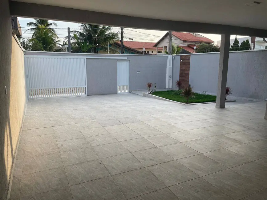 Casa com 4 quartos à venda, 350m2 em Peruibe - SP - imagem 4 Foto 4 de Casa com 4 quartos à venda, 350m2 em Peruibe - SP