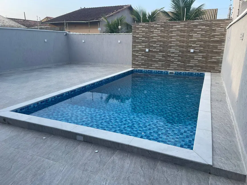 Casa com 4 quartos à venda, 350m2 em Peruibe - SP - imagem 9 Foto 9 de Casa com 4 quartos à venda, 350m2 em Peruibe - SP