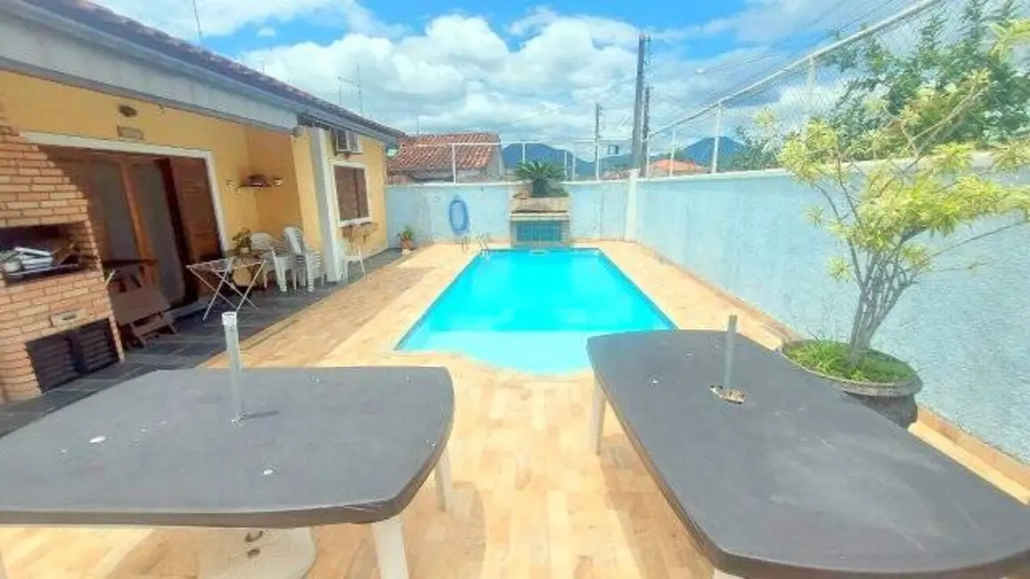 Foto 1 de Casa com 4 quartos à venda, 283m2 em Peruibe - SP