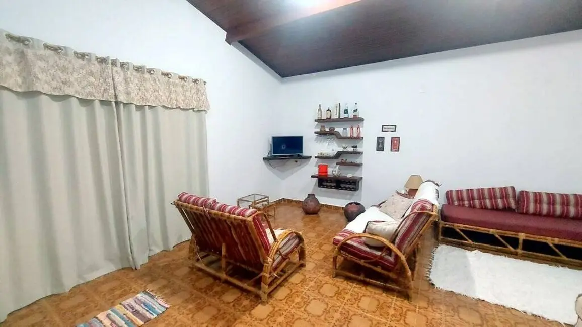 Casa com 3 quartos à venda, 300m2 em Peruibe - SP - imagem 9 Foto 9 de Casa com 3 quartos à venda, 300m2 em Peruibe - SP