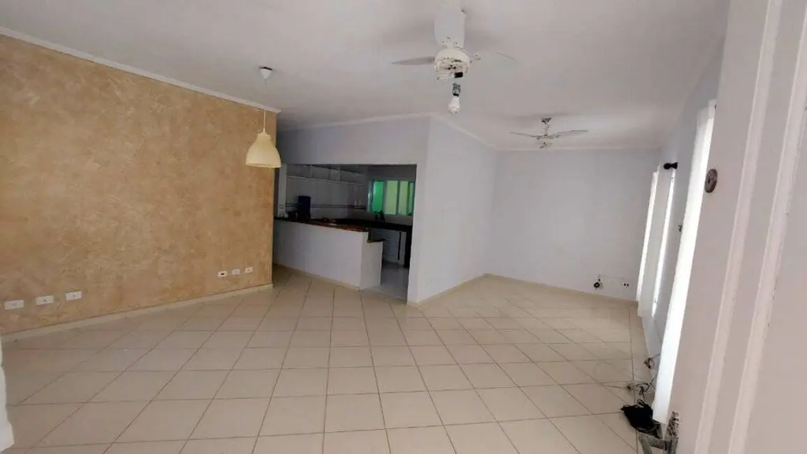 Foto 3 de Casa com 4 quartos à venda, 300m2 em Peruibe - SP