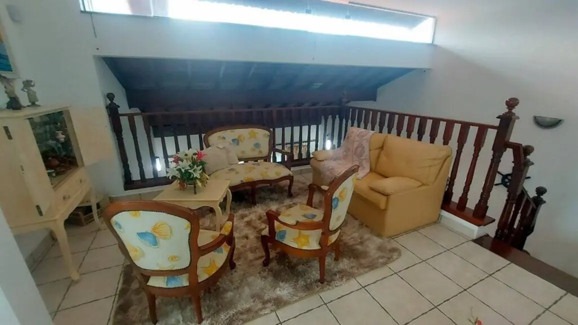 Casa com 4 quartos à venda, 300m2 em Peruibe - SP - imagem 8 Foto 8 de Casa com 4 quartos à venda, 300m2 em Peruibe - SP