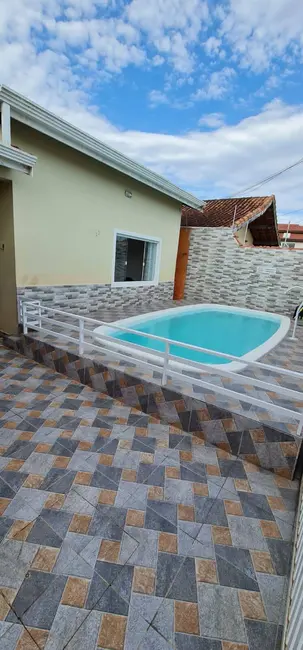 Casa com 3 quartos à venda e para alugar, 250m2 em Peruibe - SP - imagem 4 Foto 4 de Casa com 3 quartos à venda e para alugar, 250m2 em Peruibe - SP