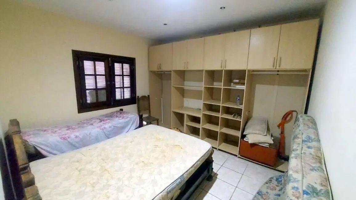 Foto 8 de Casa com 3 quartos à venda, 361m2 em Peruibe - SP