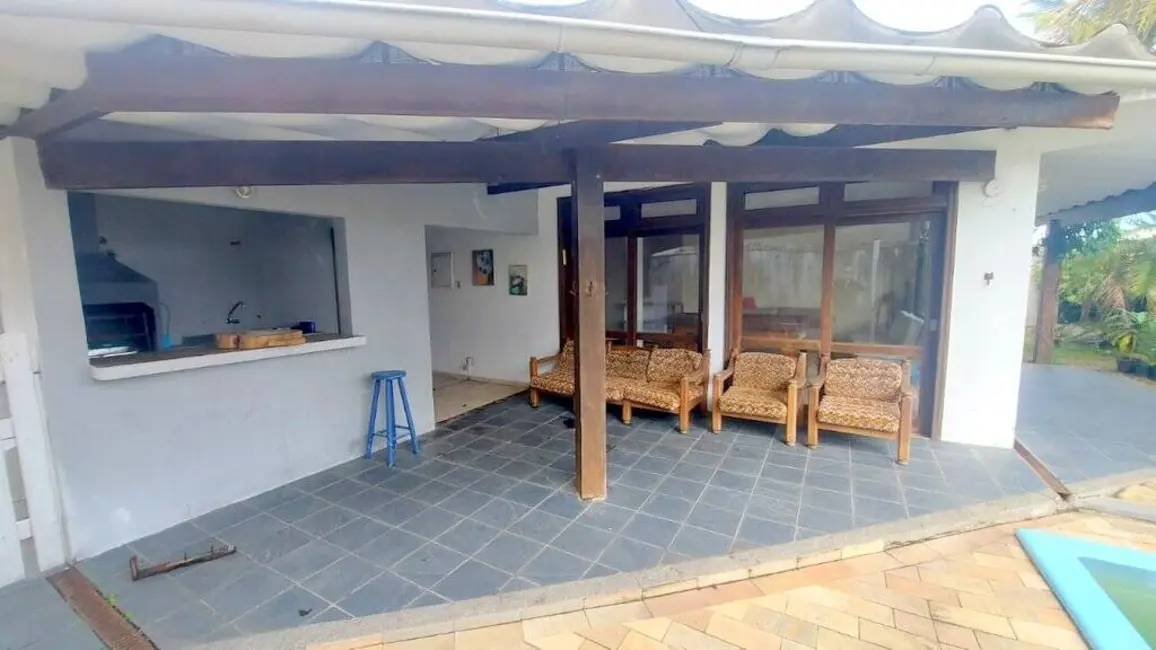 Foto 3 de Casa com 3 quartos à venda, 361m2 em Peruibe - SP