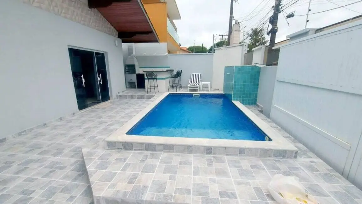 Foto 2 de Casa com 5 quartos à venda, 310m2 em Peruibe - SP