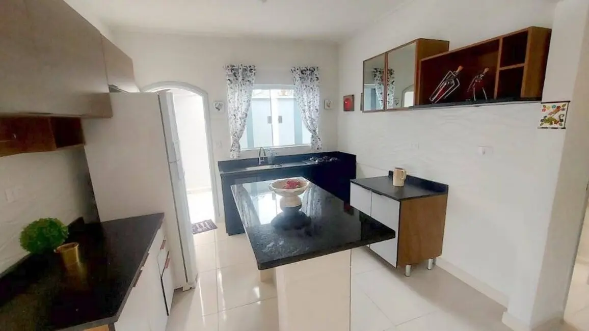 Casa com 5 quartos à venda, 310m2 em Peruibe - SP - imagem 7 Foto 7 de Casa com 5 quartos à venda, 310m2 em Peruibe - SP