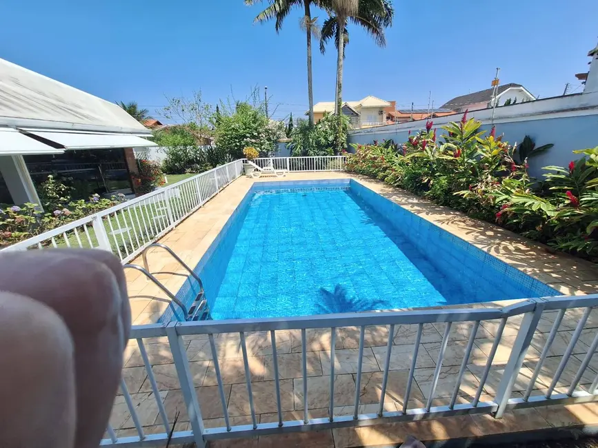 Foto 1 de Casa com 4 quartos à venda, 780m2 em Peruibe - SP