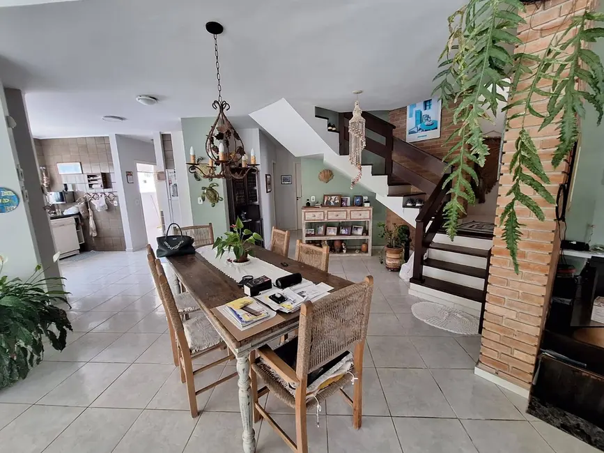 Casa com 4 quartos à venda, 780m2 em Peruibe - SP - imagem 7 Foto 7 de Casa com 4 quartos à venda, 780m2 em Peruibe - SP