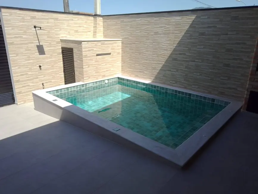 Casa com 2 quartos à venda, 150m2 em Peruibe - SP - imagem 3 Foto 3 de Casa com 2 quartos à venda, 150m2 em Peruibe - SP