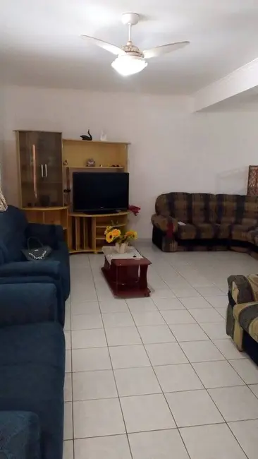Casa com 3 quartos à venda e para alugar, 350m2 em Peruibe - SP - imagem 4 Foto 4 de Casa com 3 quartos à venda e para alugar, 350m2 em Peruibe - SP