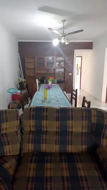 Casa com 3 quartos à venda e para alugar, 350m2 em Peruibe - SP - imagem 5 Foto 5 de Casa com 3 quartos à venda e para alugar, 350m2 em Peruibe - SP