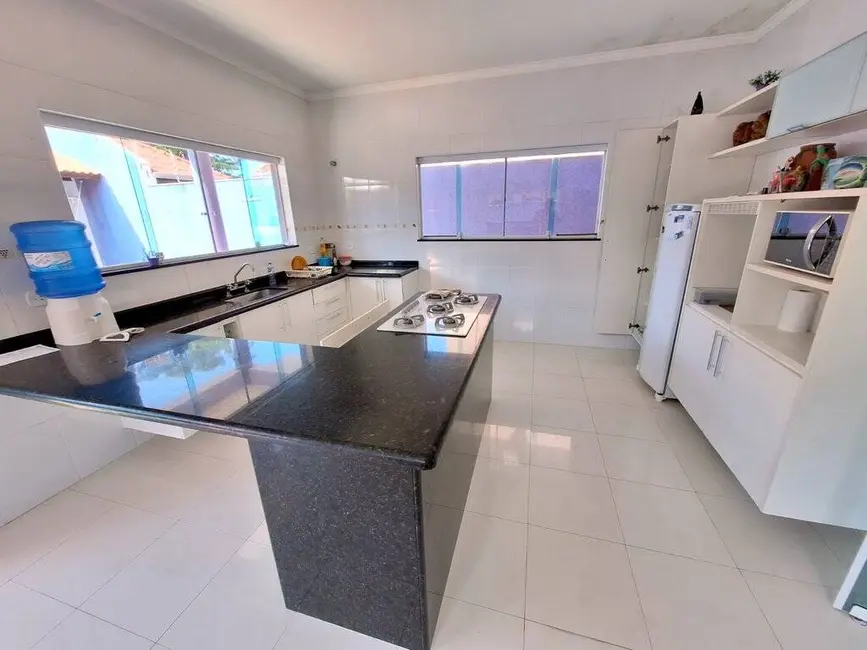 Casa com 4 quartos à venda, 363m2 em Peruibe - SP - imagem 6 Foto 6 de Casa com 4 quartos à venda, 363m2 em Peruibe - SP