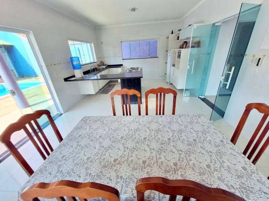 Casa com 4 quartos à venda, 363m2 em Peruibe - SP - imagem 7 Foto 7 de Casa com 4 quartos à venda, 363m2 em Peruibe - SP