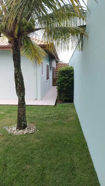 Casa com 3 quartos à venda, 537m2 em Peruibe - SP - imagem 4 Foto 4 de Casa com 3 quartos à venda, 537m2 em Peruibe - SP