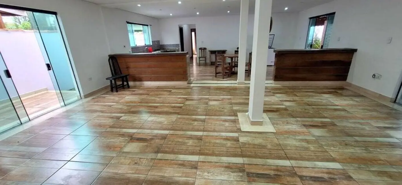 Casa com 4 quartos à venda, 360m2 em Peruibe - SP - imagem 5 Foto 5 de Casa com 4 quartos à venda, 360m2 em Peruibe - SP
