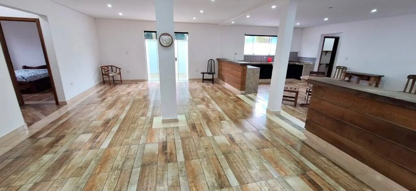 Casa com 4 quartos à venda, 360m2 em Peruibe - SP - imagem 4 Foto 4 de Casa com 4 quartos à venda, 360m2 em Peruibe - SP