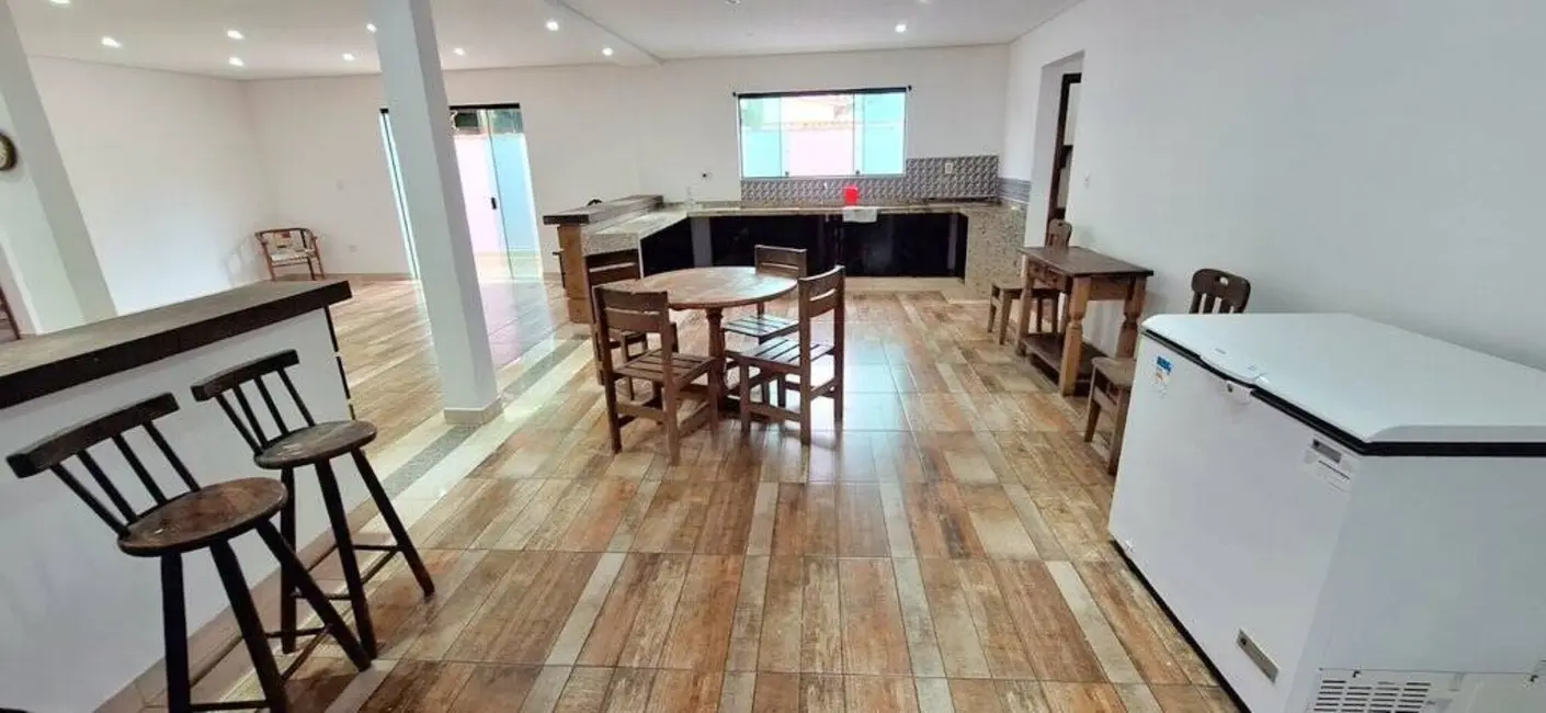 Casa com 4 quartos à venda, 360m2 em Peruibe - SP - imagem 7 Foto 7 de Casa com 4 quartos à venda, 360m2 em Peruibe - SP