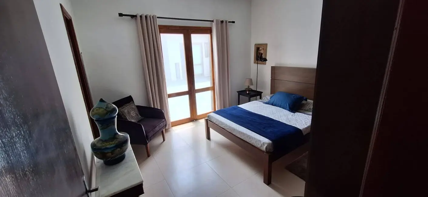 Casa com 4 quartos à venda, 320m2 em Peruibe - SP - imagem 8 Foto 8 de Casa com 4 quartos à venda, 320m2 em Peruibe - SP