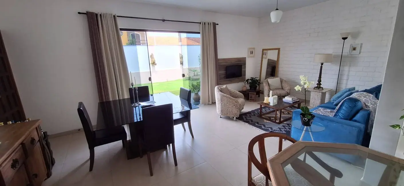 Casa com 4 quartos à venda, 320m2 em Peruibe - SP - imagem 5 Foto 5 de Casa com 4 quartos à venda, 320m2 em Peruibe - SP