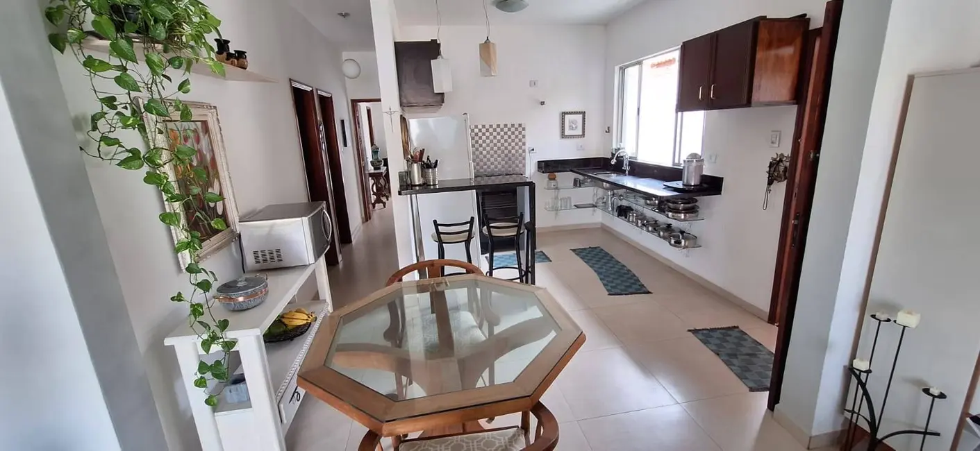 Casa com 4 quartos à venda, 320m2 em Peruibe - SP - imagem 6 Foto 6 de Casa com 4 quartos à venda, 320m2 em Peruibe - SP