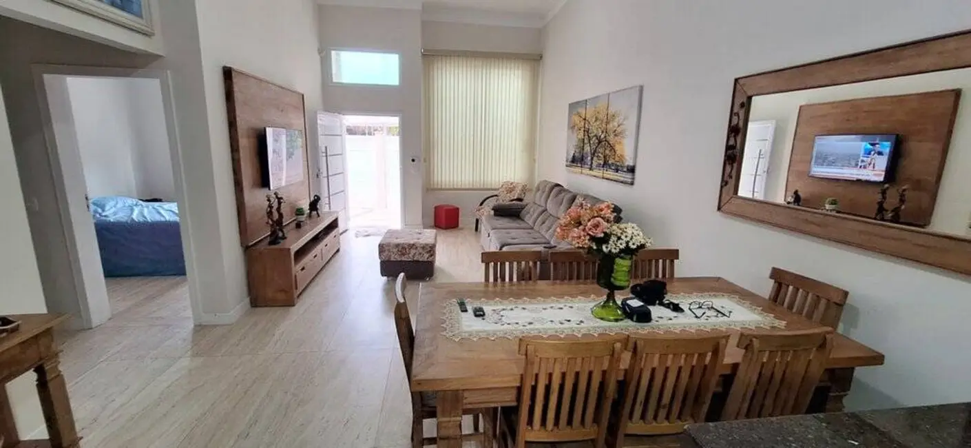 Casa com 3 quartos à venda, 250m2 em Peruibe - SP - imagem 6 Foto 6 de Casa com 3 quartos à venda, 250m2 em Peruibe - SP